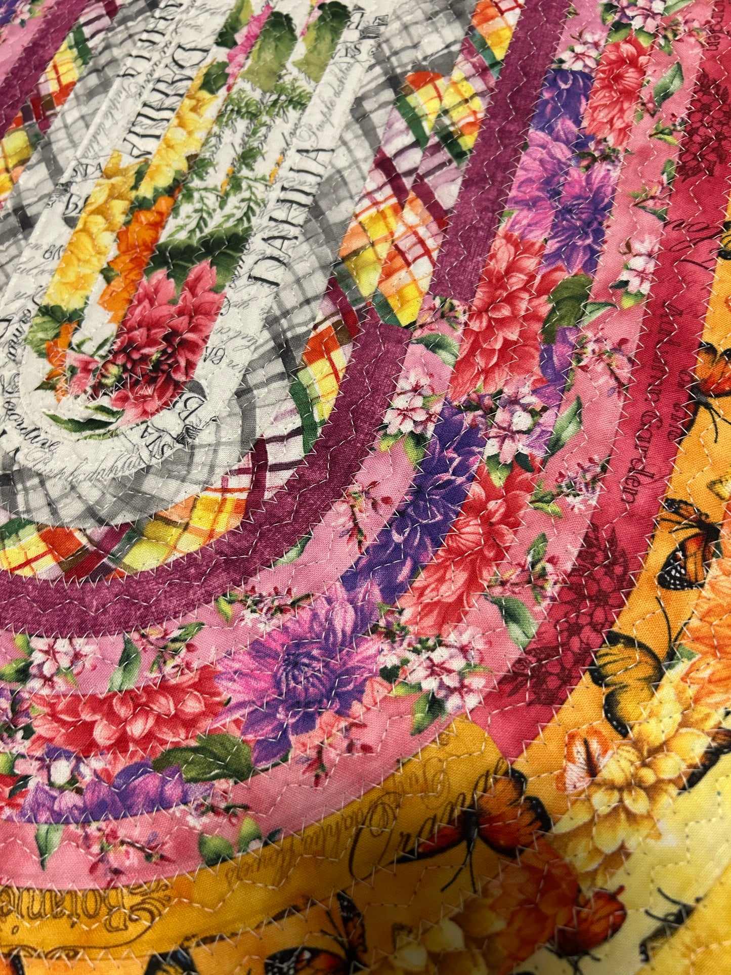 Fabric Strip Rug Oval - Dahlia Botanical 0033