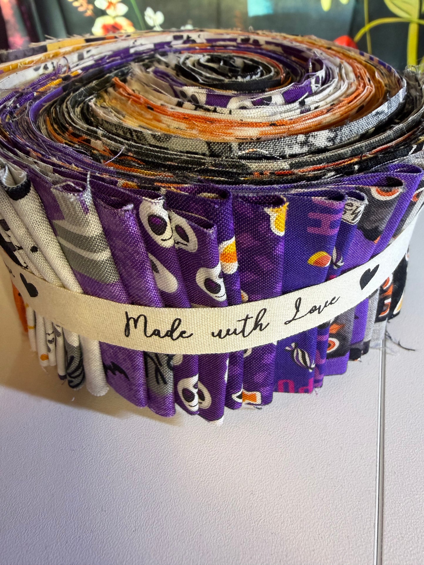FABRIC - 2.5” Strip Rolls Halloween 0003