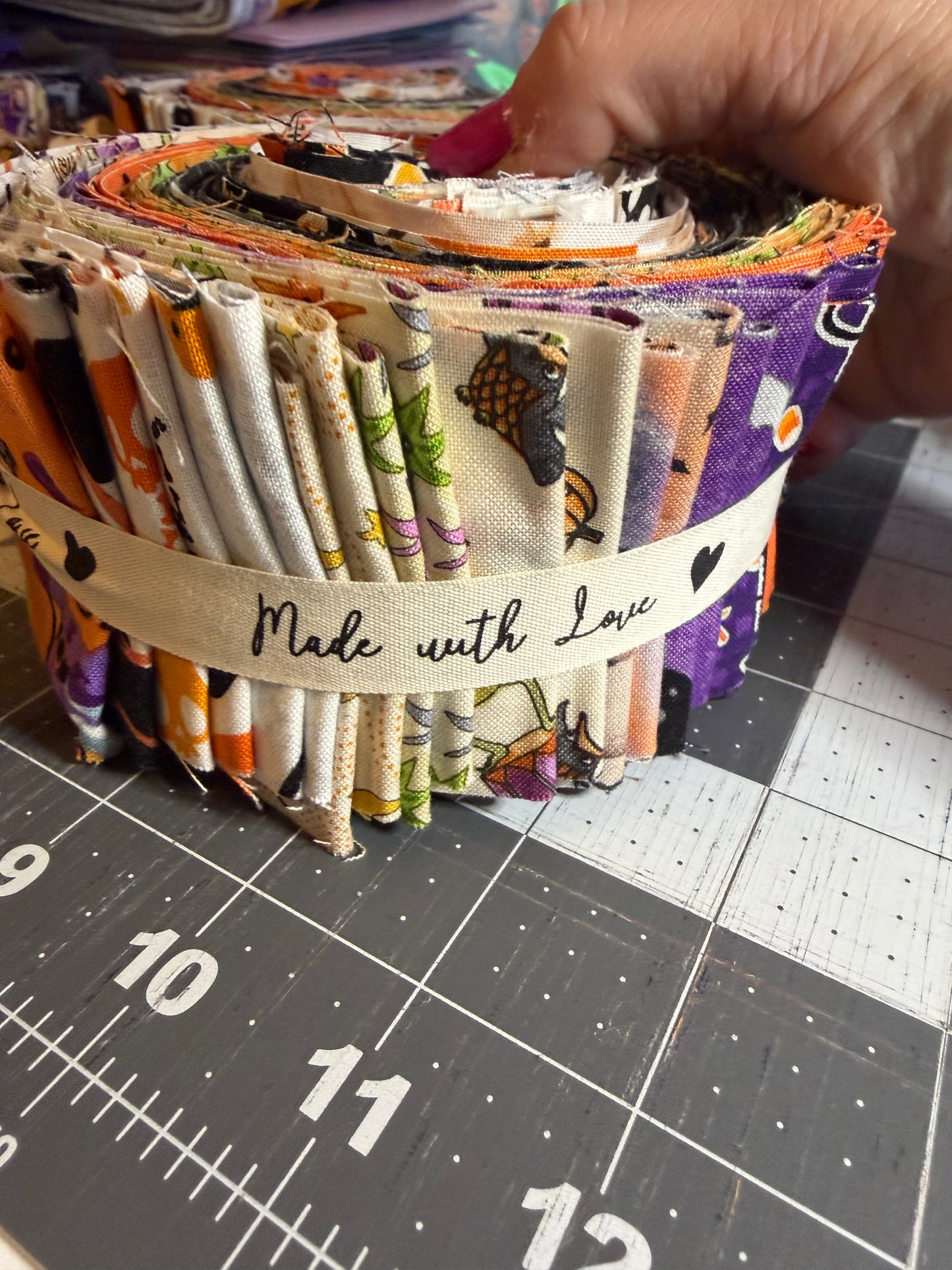 FABRIC - 2.5” Strip Rolls Halloween 0004