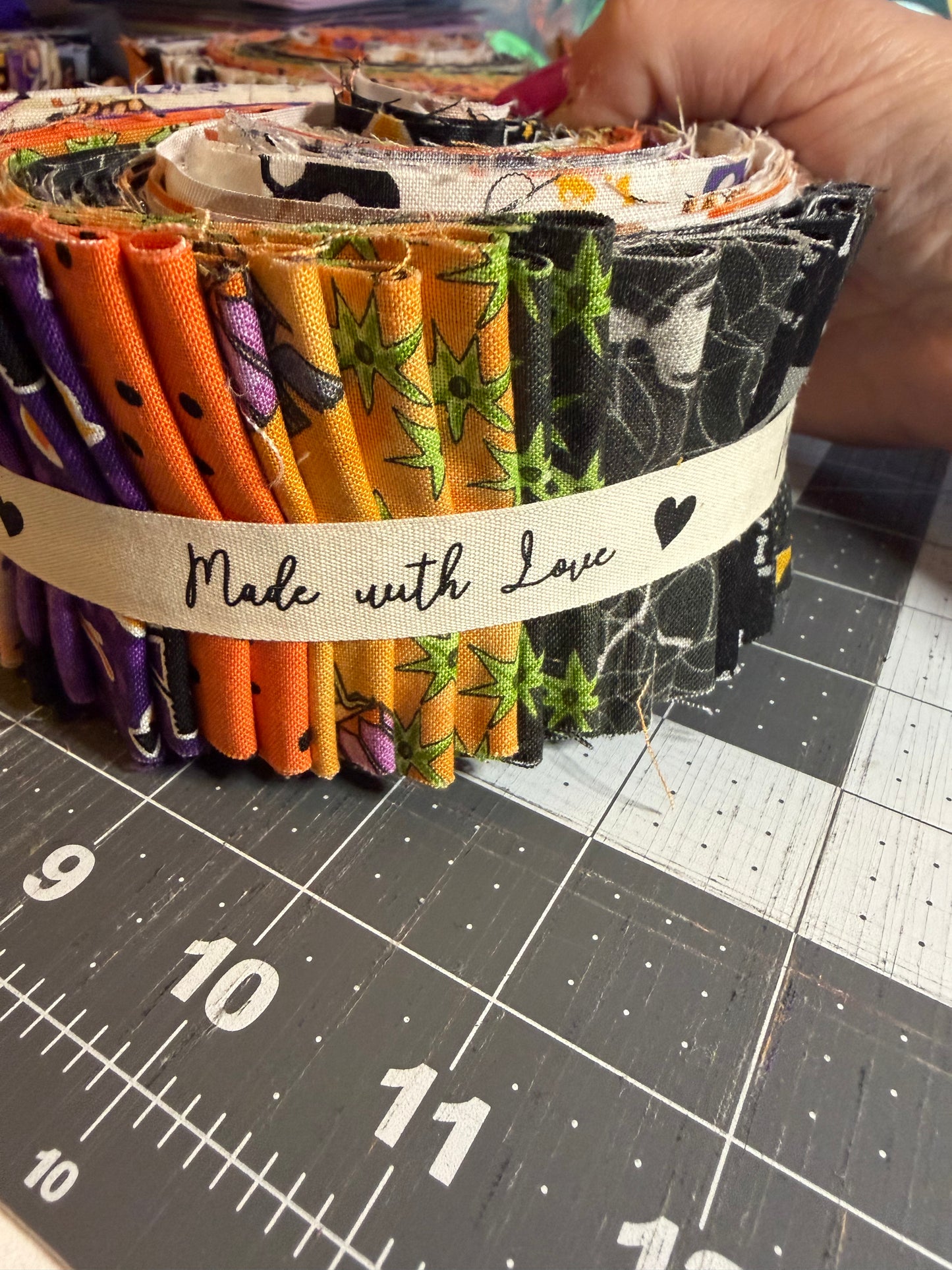 FABRIC - 2.5” Strip Rolls Halloween 0004